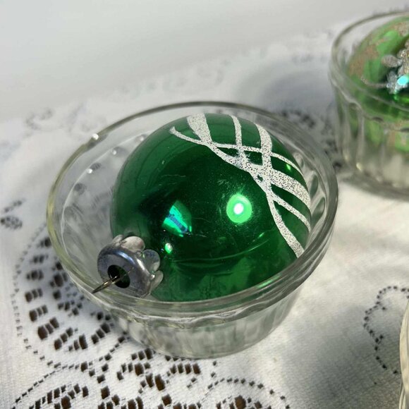 MCM green & glitter ornaments - Picture 5 of 10